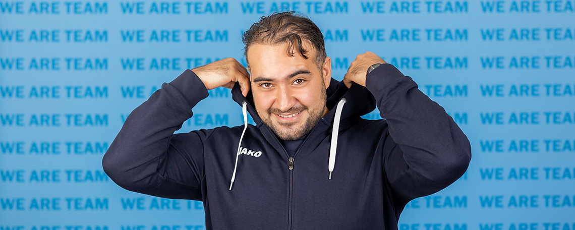We are team - grosser Raum - Tische - Stuehle