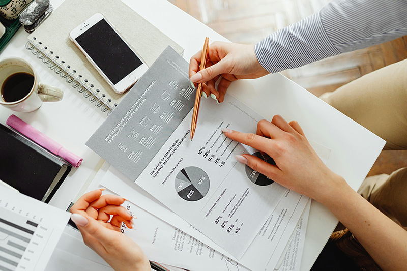 Analyse von Dokumenten und Finanzdaten am Arbeitsplatz