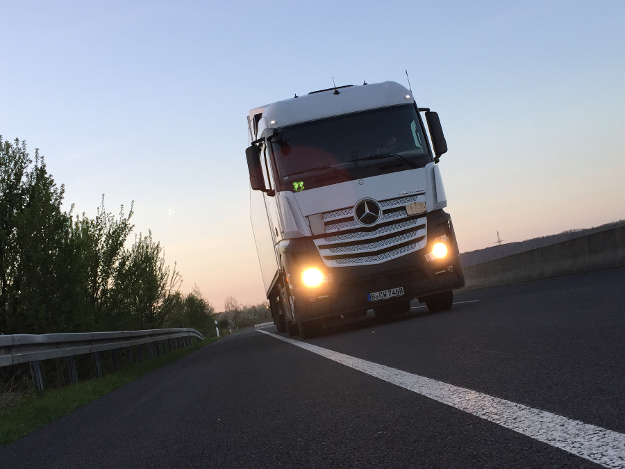 Template Fahrer Kl. CE (m/w/d) für Rangiertätigkeiten (ab 20€/ Std.) von DEKRA Arbeit GmbH.