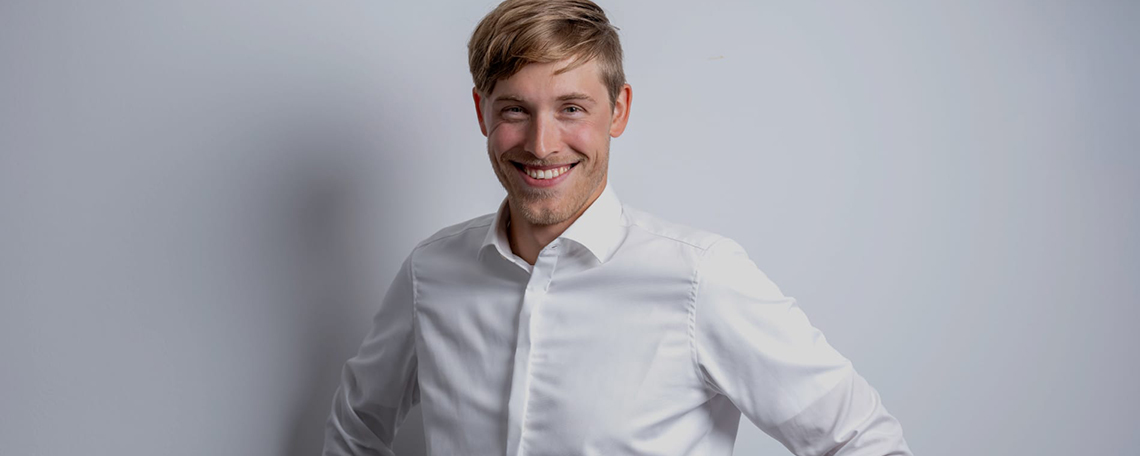 header_mann_portrait.jpg