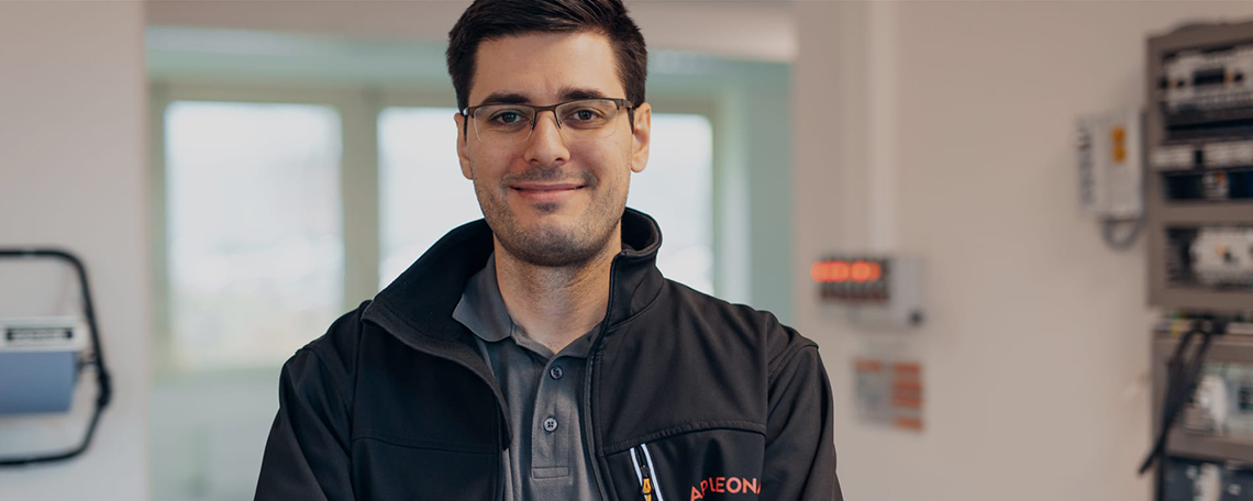 header_mann_portrait.jpg