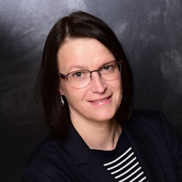Frau Andrea Röhrs