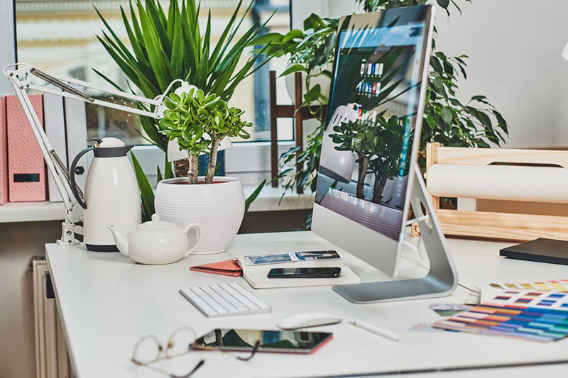 Schreibtisch im Büro