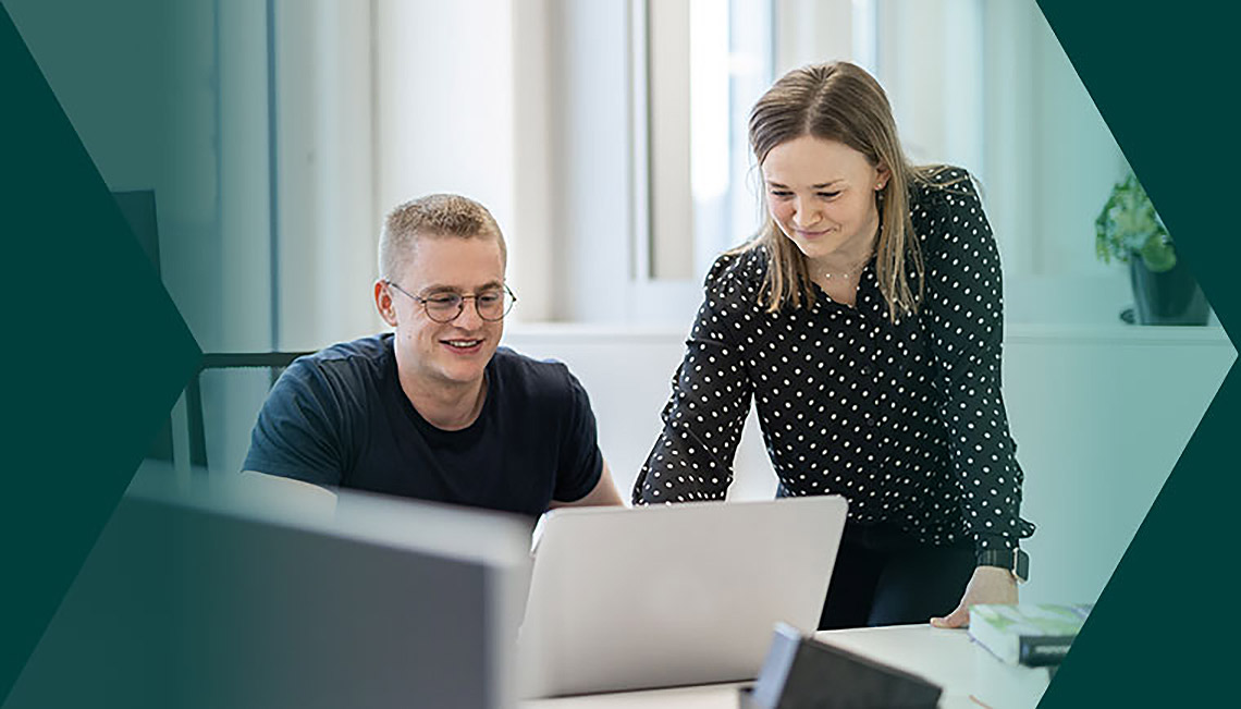 header_mann_frau_laptop.jpg header_mann_frau_laptop.jpg