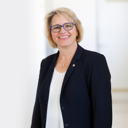 Portrait der Ansprechperson