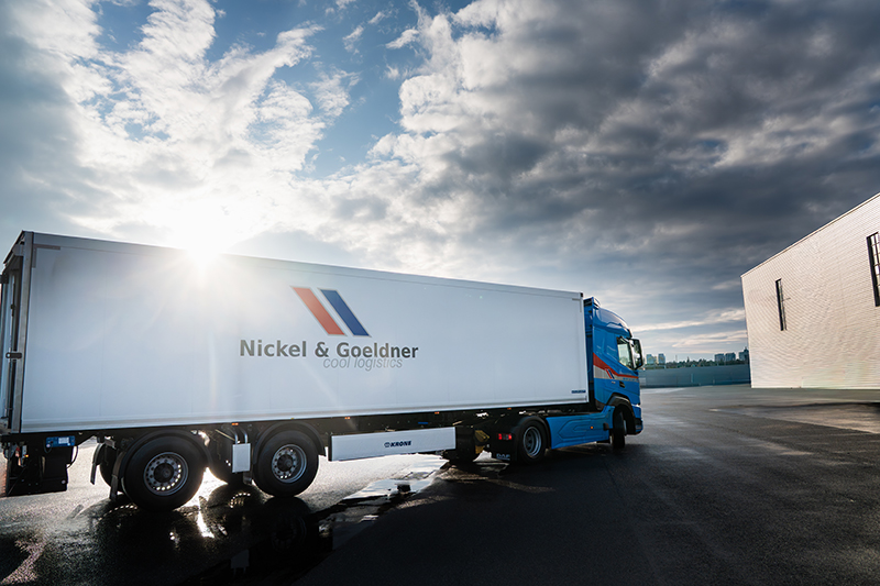 Seitenansicht eines Nickel & Goeldner LKWs